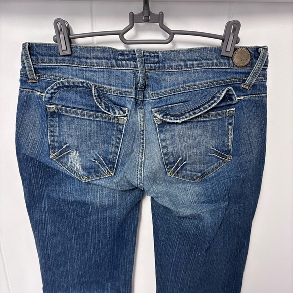 Indie Low-Rise Medium Wash Flared Jean Size 29 - Picture 6 of 7